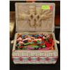 Image 1 : ESTATE SEWING BOX FULL OF EMBROIDERY THREAD