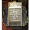 Image 1 : ANTIQUE WASHBOARD AND WASH TUB
