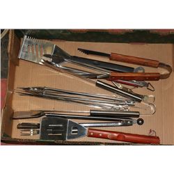 FLAT WITH STAINLESS STEEL BBQ UTENSILS
