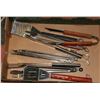 Image 1 : FLAT WITH STAINLESS STEEL BBQ UTENSILS