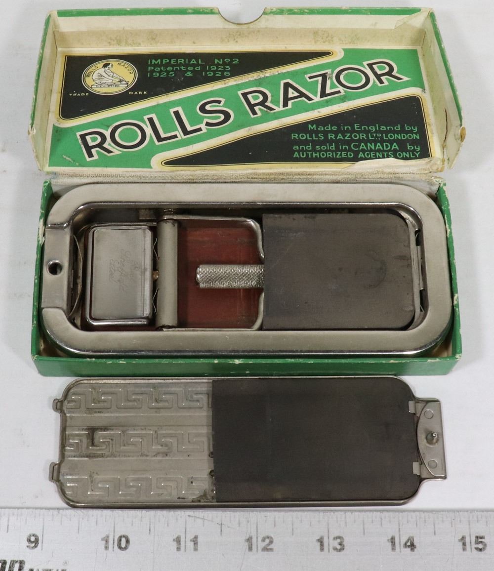 ANTIQUE ROLLS RAZOR WITH BOX