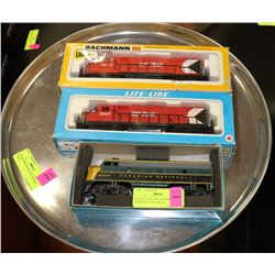 LOT OF 3 VINTAGE TRAINS LIKE ATHEARN / LIFE-LIKE &