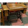 Image 1 : ANTIQUE SINGER SEWING MACHINE WITH CABINET