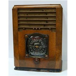 ANTIQUE ZENITH MULTIBAND CONSOLE RADIO