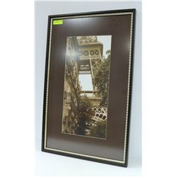 MEDIUM SHOWHOME ART 22" X 34"