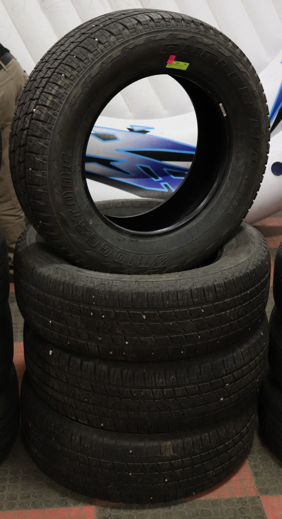 POLICE SEIZURE SET OF4 BRIDGESTONE TIRES 25565R18 Kastner Auctions