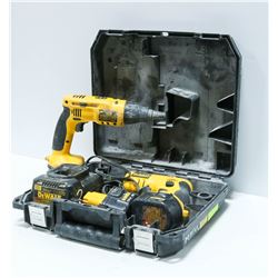 A PAIR OF 12 VOLT SCREW GUN KIT WITH BATTERY