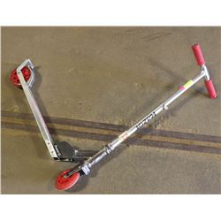 RAZOR - 2 WHEEL SCOOTER.