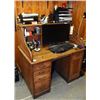 Image 1 : Threadgill's Desk