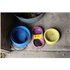 Image 1 : 3 DOG BOWLS