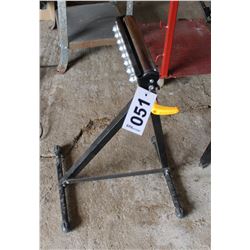 ADJUSTABLE ROLLER STAND