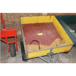 YELLOW BOX C/W SKIIS & HITCH