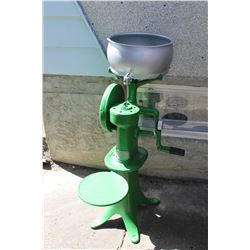MASSEY HARRIS CREAM SEPERATOR