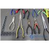 Image 2 : Assortment of Pliers