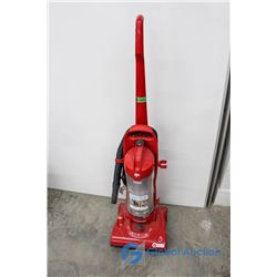 **Dirt Devil Quick Path Bagless Vacuum - Working