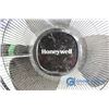 Image 2 : **Honeywell Stand Fan 