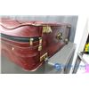 Image 5 : **(2) Large Vintage Suitcases