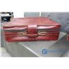 Image 8 : **(2) Large Vintage Suitcases
