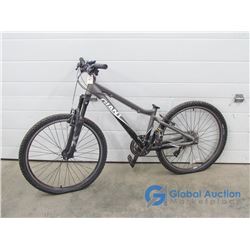 Men's 26" Giant Mountain Bike