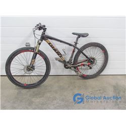 Men's 27.5 Giant Mountain Bike