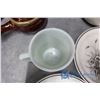 Image 8 : Plates, French Onion Soup Bowls & Pyrex Mug