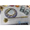Image 3 : Assorted Decorative Knickknacks