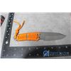 Image 3 : (3) Hunting Knives & Lighters