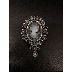 Elegant Silhouetted Gray Semi Precious Cameo Broach