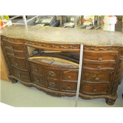 LARGE MULTI DRAWER DRESSER (1 DRESSER DRAWER BROKEN)