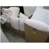 Image 1 : A LOT OF ASSORTED BEDDING, PILLOWS ETC.