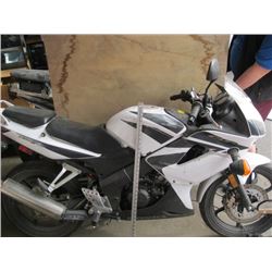 2007 HONDA 125R MOTORCYCLE (AS IS) - NO PAPERS