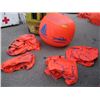 Image 1 : 5 BUOYS (1 GOOD, 4 WITH LEAKS)
