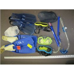 BAG WITH ASSORTED MASKS & FLIPPERS