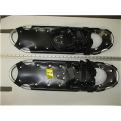 PAIR OF MOUNTAIN TOP SNOWSHOES IN BAG