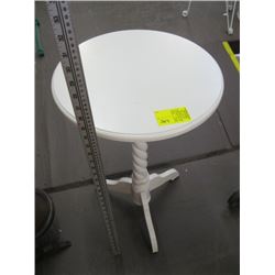 SMALL ROUND BARLEY TWIST PEDESTAL TABLE