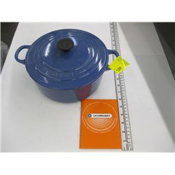 LE-CREUSET CAST ENAMEL POT WITH LID