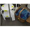 Image 1 : PICNIC BASKET WITH HOOK RUG & 2 STOOLS