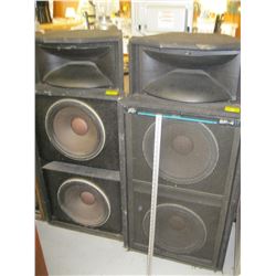 PAIR OF PEAVEY ST-4 TI SPEAKERS