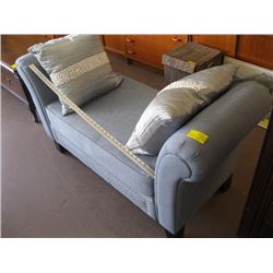 SMALL SETTEE WITH 2 PILLOWS