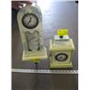 Image 1 : PAIR OF MATCHING CLOCKS