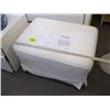 Image 1 : WHITE STORAGE EUROTOP IKEA FOOT STOOL