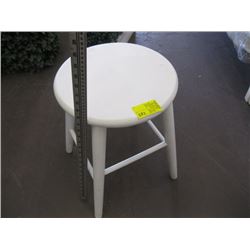 SMALL WHITE STOOL