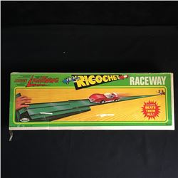 VINTAGE TOPPER TOYS JOHNNY LIGHTNING RICCOCHET RACE SET WITH CARS