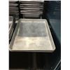 Image 1 : Lot of 2 Baking Trays (13â€ x 17â€)