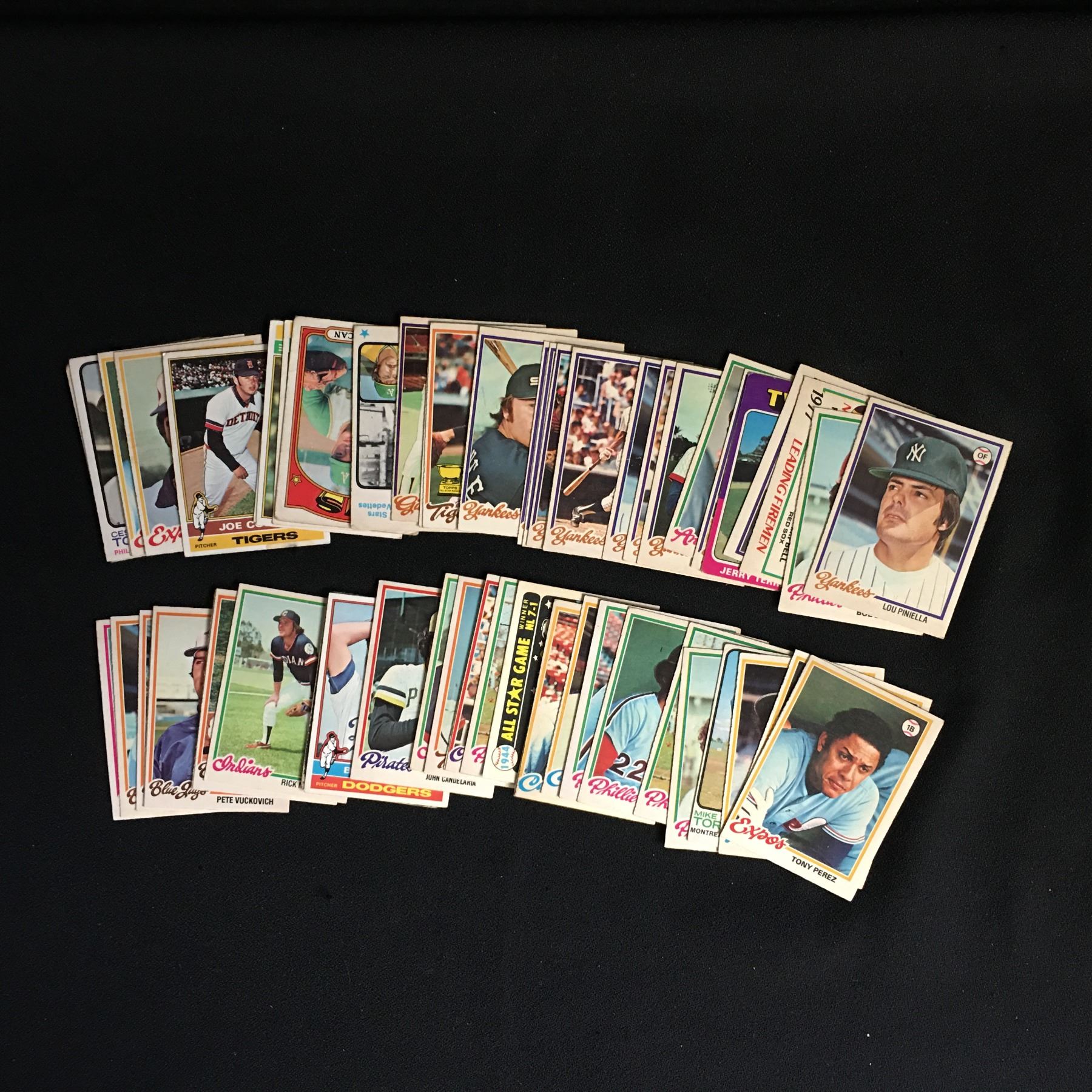 VINTAGE BASEBALL CARD LOT