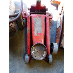 RED FLOOR JACK