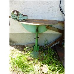 METAL WELDING TABLE WITH DROP SIDE & RECORD BENCH VISE