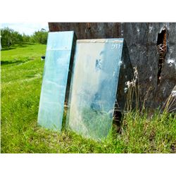 APPROX. 5 PIECES OF GLASS