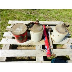 PALLET C/W BURNS LARD PAIL & LID, 2 CROCK JUGS, FIRE EXTINGUISHER & SPRAYER