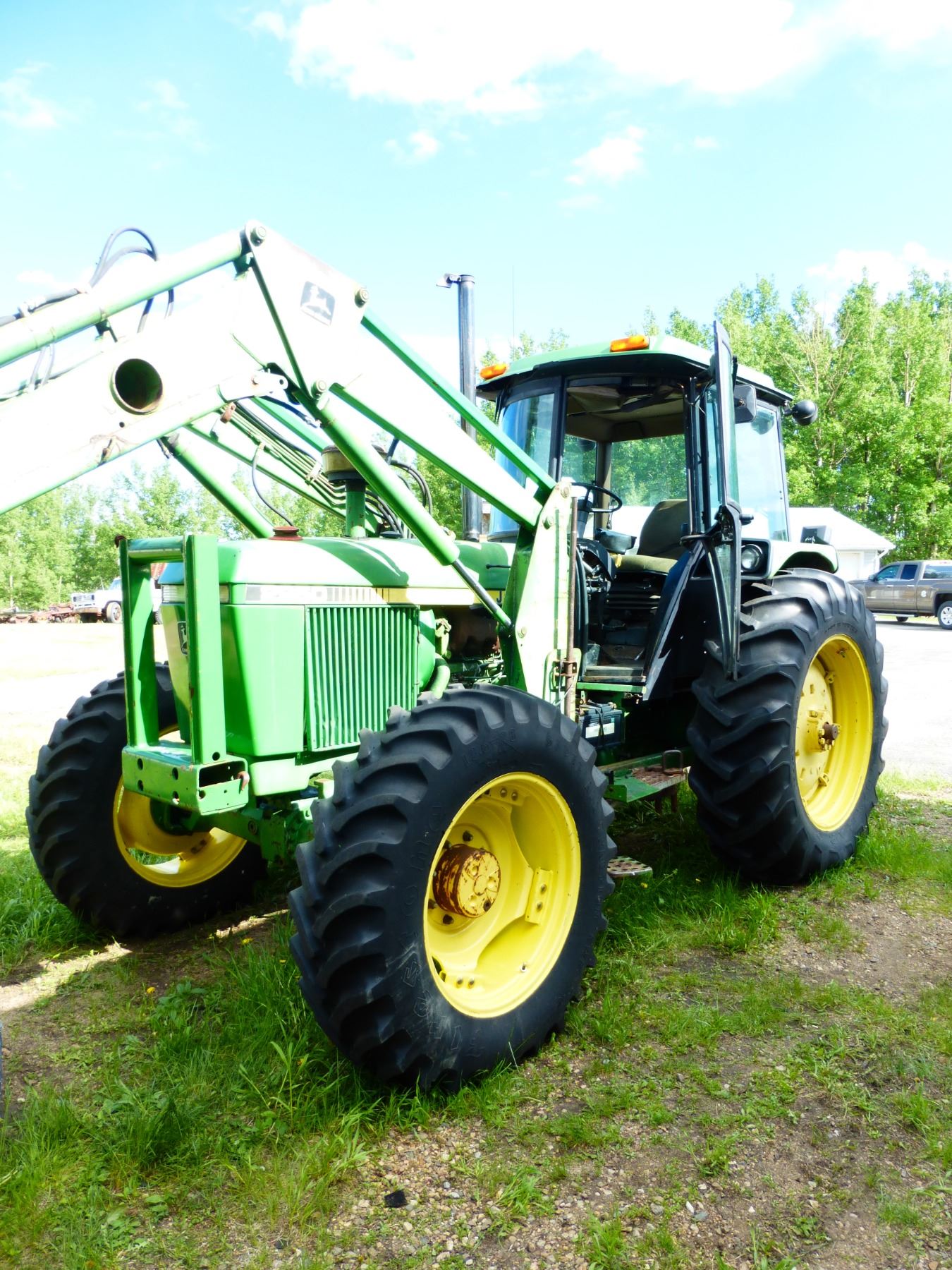 JOHN DEERE 2950 FWA TRACTOR